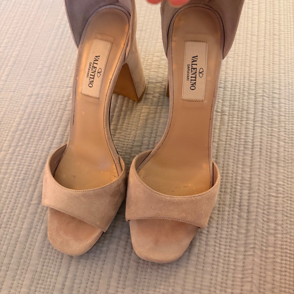 Valentino Garavani Womens Beige Suede Chain Ankle Wrap Block Heel Sandals 36 US6